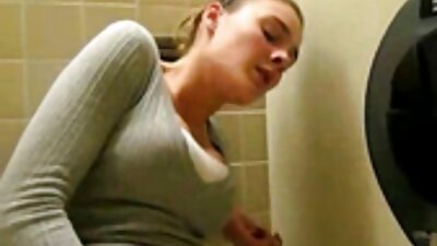 Kis kihívóan, a férje kezdeni egy kapcsolatot amator hazi sex orális simogat